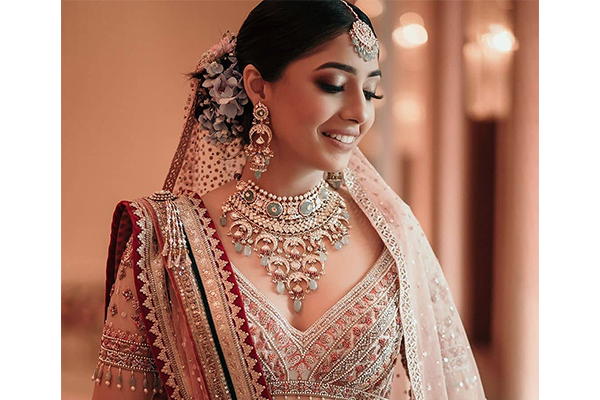 Indian Bridal Makeup: 5 Makeup Tips For All Indian Brides To Look