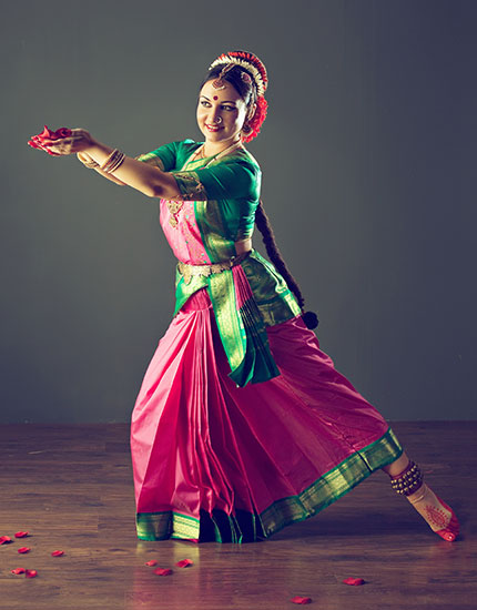 Natya Dance Brings the Ancient Art of Bharatanatyam to Modern Audiences |  WFMT