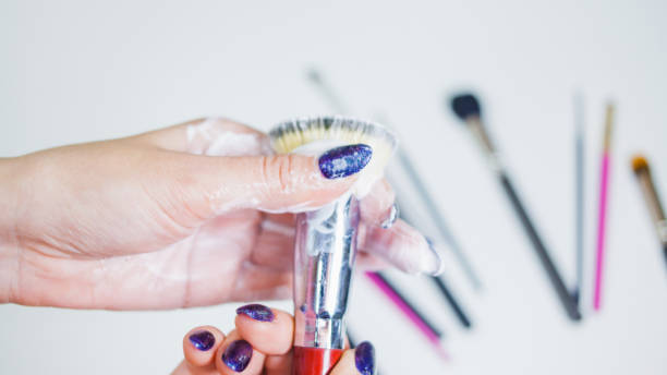 The secret to nail brushes like new: Brush Cleaner. 