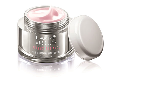 Opt for the Lakmé Absolute Perfect Radiance Skin Lightening Day Creme