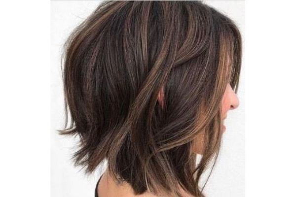 15 Trendy And Chic Medium Layered Haircuts - Styleoholic