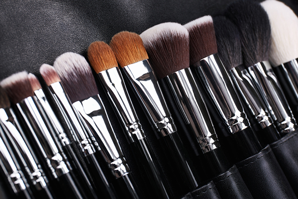 How to care for brushes to make them last - Guide to buying makeup brushes