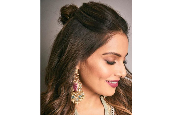 Bipasha Basu's daughter flaunts swirly hairstyles in new video, check out