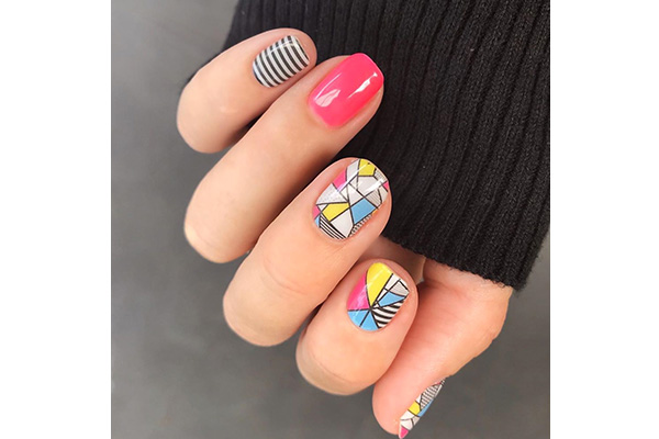Artistic Nail Design - Stripe grid nails for days 💅🏼🤍 @lhy33  #ArtisticNailDesign #ArtisticNails #gridnails #nailart #nailsoftheday  #nailinspo #maniinspo #whitenails #nailtech #nailsalon #salonnails Shop now  at artisticnail.design/YFb | Facebook