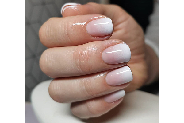 These 11 Ombré Nail Designs Are Both Timeless and Trendy