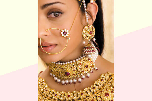 Indian Hindu Gujarati wedding bride in nose ring MR#364 Stock Photo - Alamy