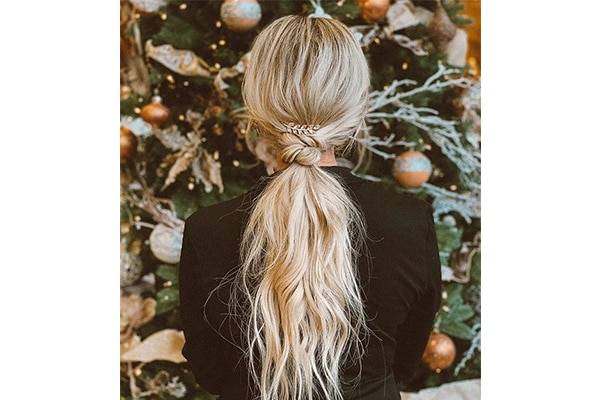 29 simple and easy ways to tie up your hair ^_____^ - Imgur | Hair arrange,  Hair styles, Long hair styles