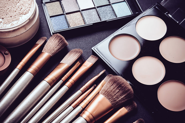 Makeup Artist Essentials, MUA Must-Haves