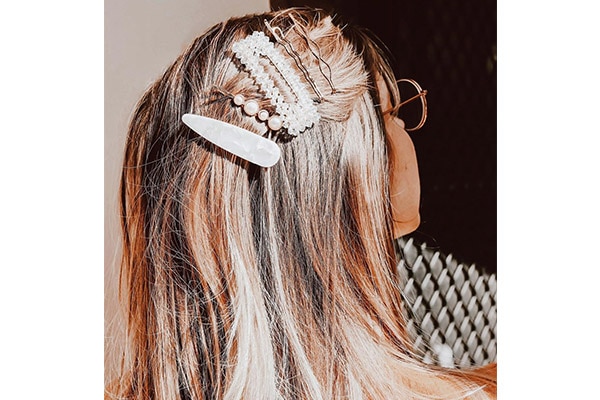 How To Rock Pearl Hair Clip Trend - Hotttest Hairstyles 