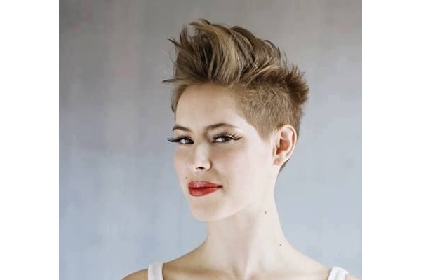 65 Undercut Women Hairstyles To Rock Your Style