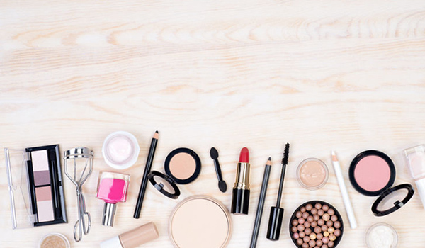 How to buy makeup online: A handy guide for a pleasant online shopping experience