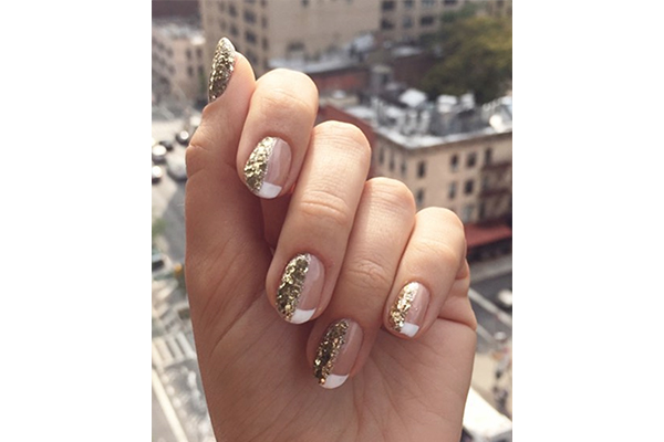 40+ Gorgeous White And Gold Nails To Copy This Month